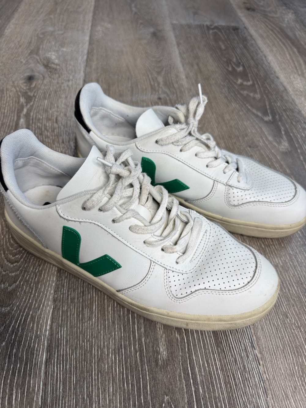 Veja White Leather Sneakers with Green V Logo